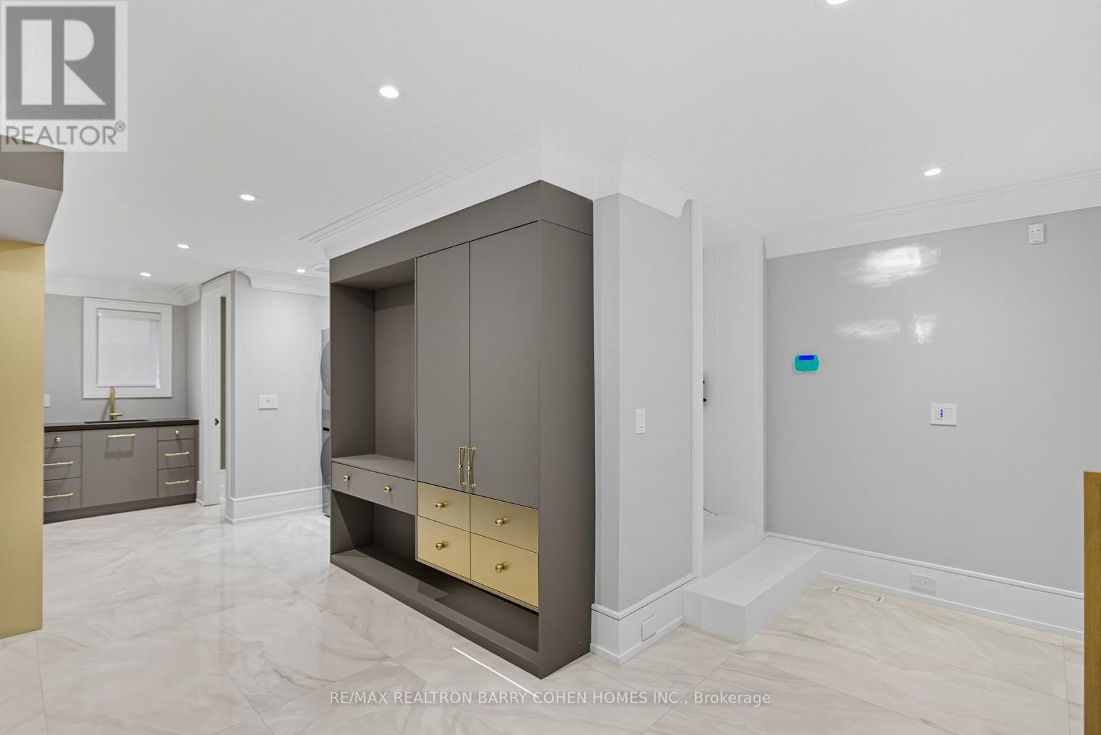 14 Glen Cedar Road, Toronto, Ontario  M6C 3G1 - Photo 19 - C13752188
