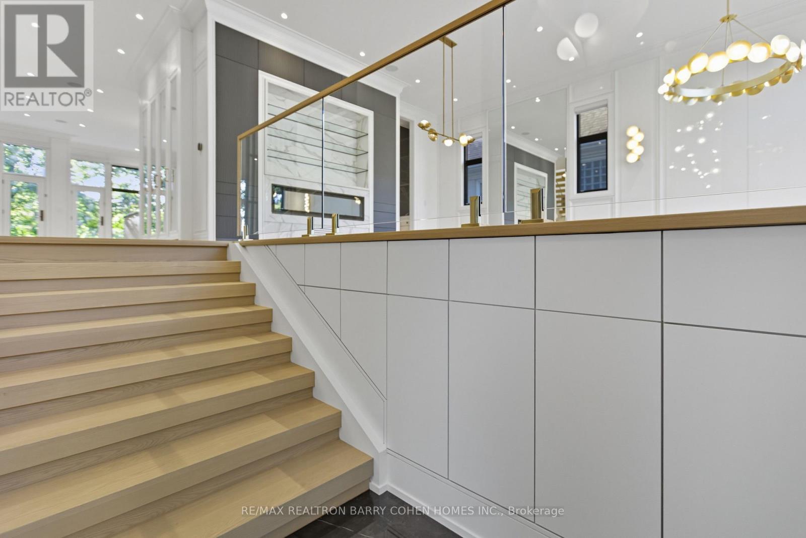 14 Glen Cedar Road, Toronto, Ontario  M6C 3G1 - Photo 6 - C13752188