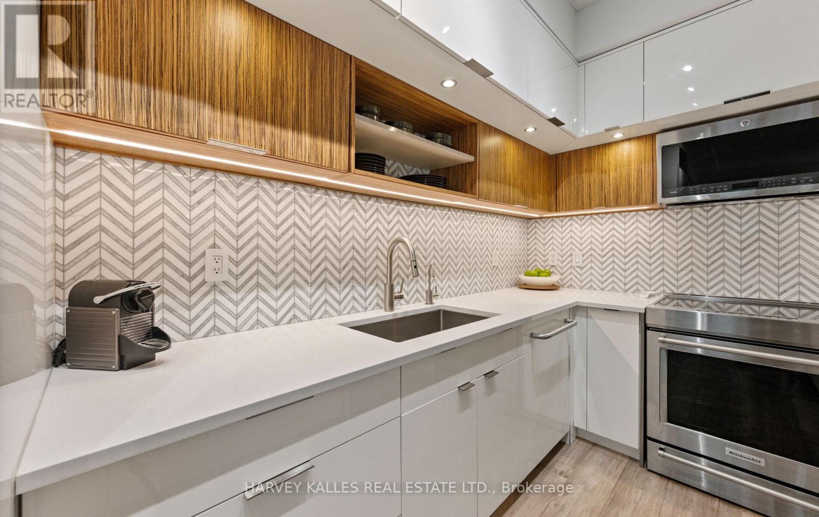 418 - 20 Scrivener Square, Toronto, Ontario  M4W 3X9 - Photo 11 - C13752192