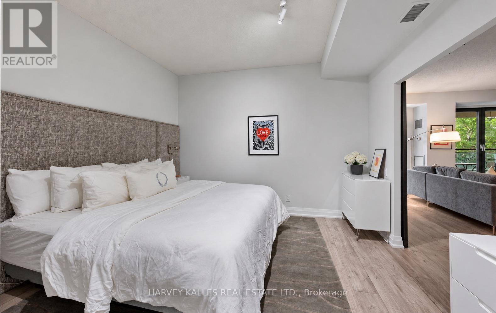 418 - 20 Scrivener Square, Toronto, Ontario  M4W 3X9 - Photo 17 - C13752192