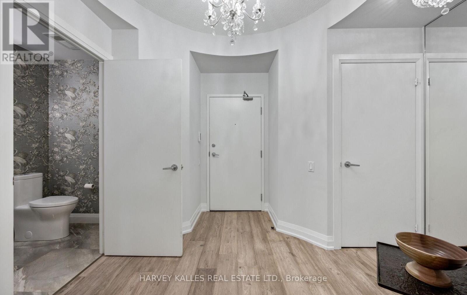 418 - 20 Scrivener Square, Toronto, Ontario  M4W 3X9 - Photo 4 - C13752192