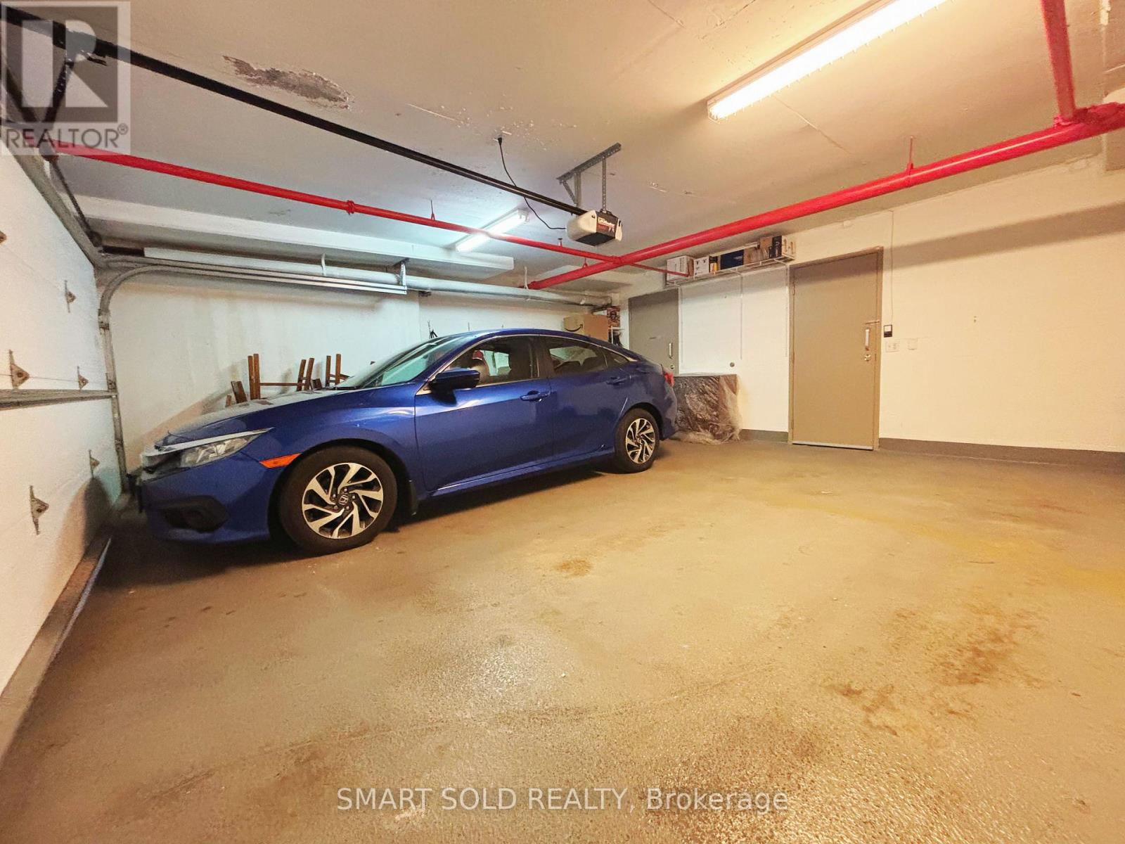 Parking - 763 Bay Street, Toronto, Ontario  M5G 2R3 - Photo 3 - C13752218