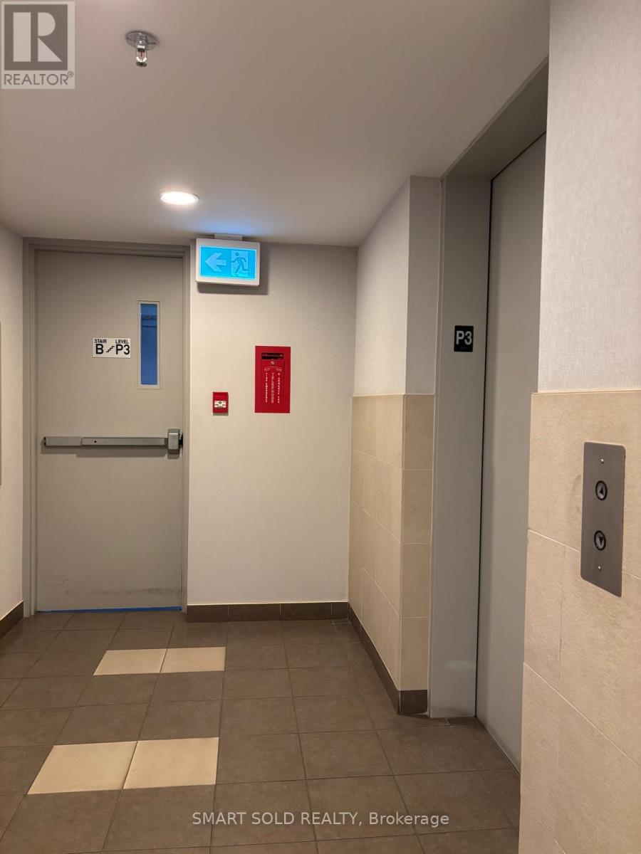 Parking - 763 Bay Street, Toronto, Ontario  M5G 2R3 - Photo 9 - C13752218