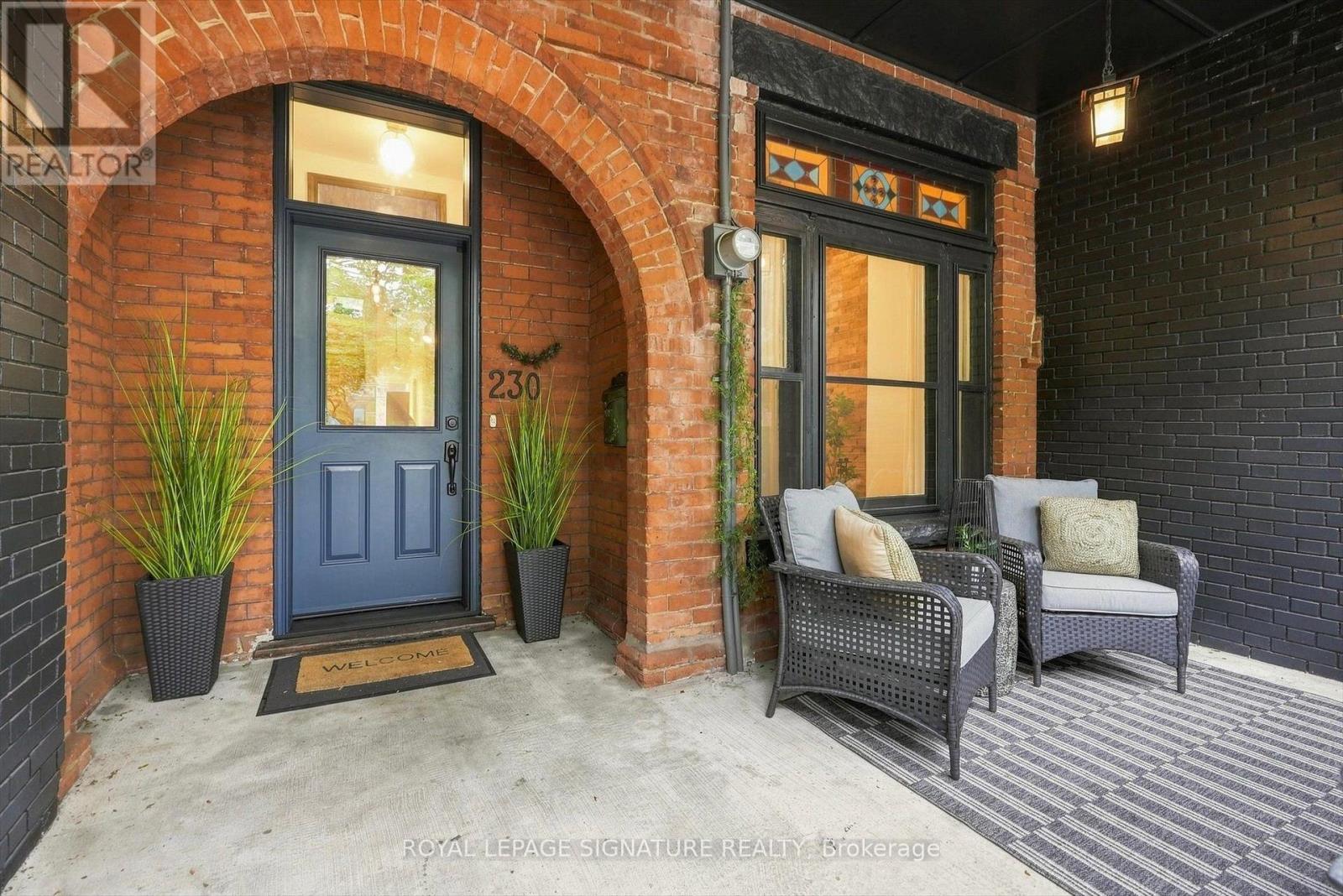 230 DOVERCOURT ROAD, Toronto, Ontario