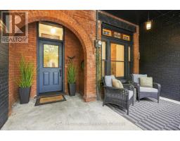 230 DOVERCOURT ROAD, Toronto, Ontario
