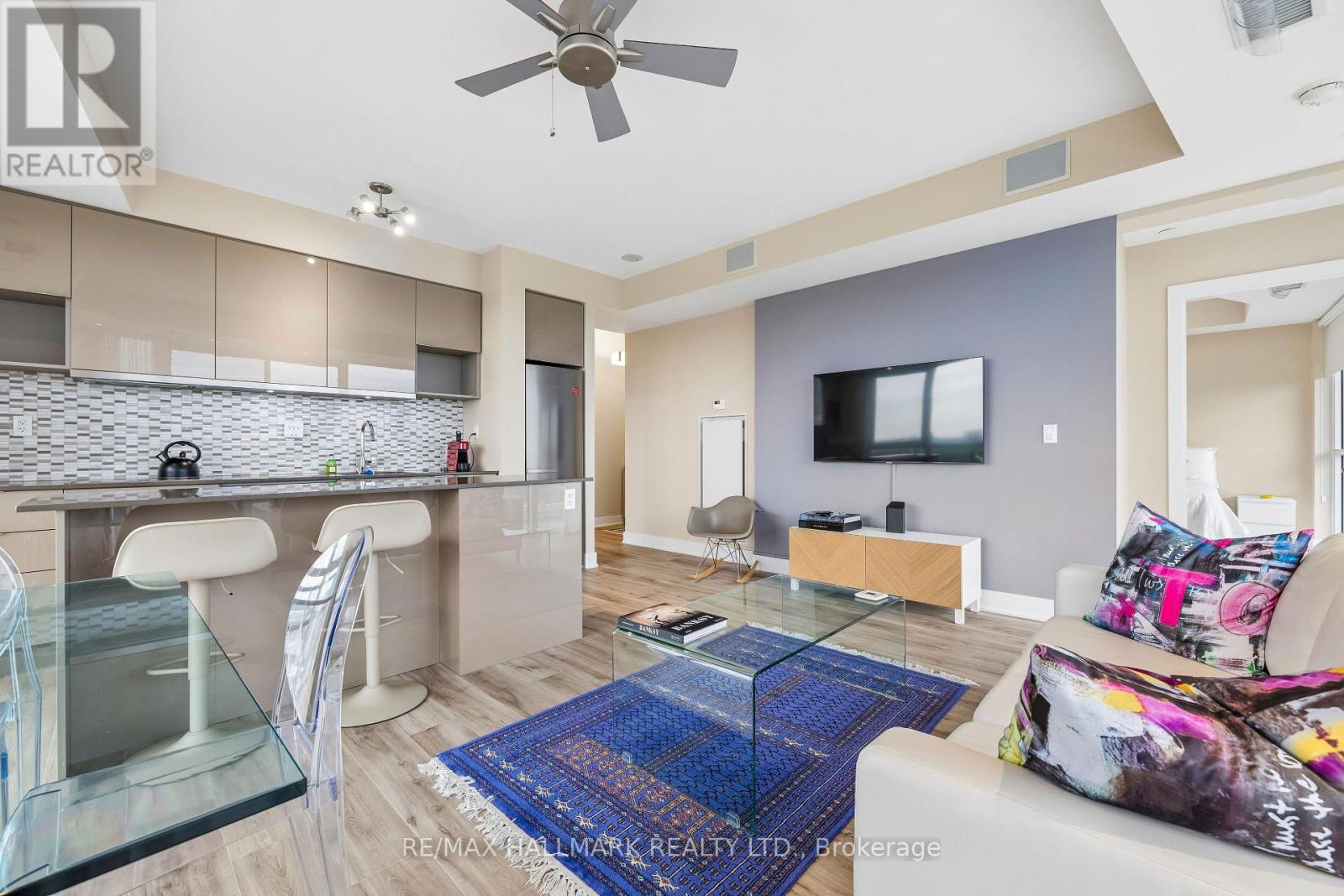 924 - 99 The Donway W, Toronto, Ontario  M3C 0N8 - Photo 2 - C13752232