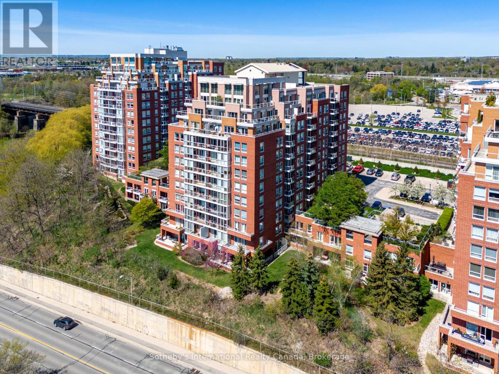 105 - 50 Old Mill Road, Oakville, Ontario  L6J 7W1 - Photo 3 - W13752256