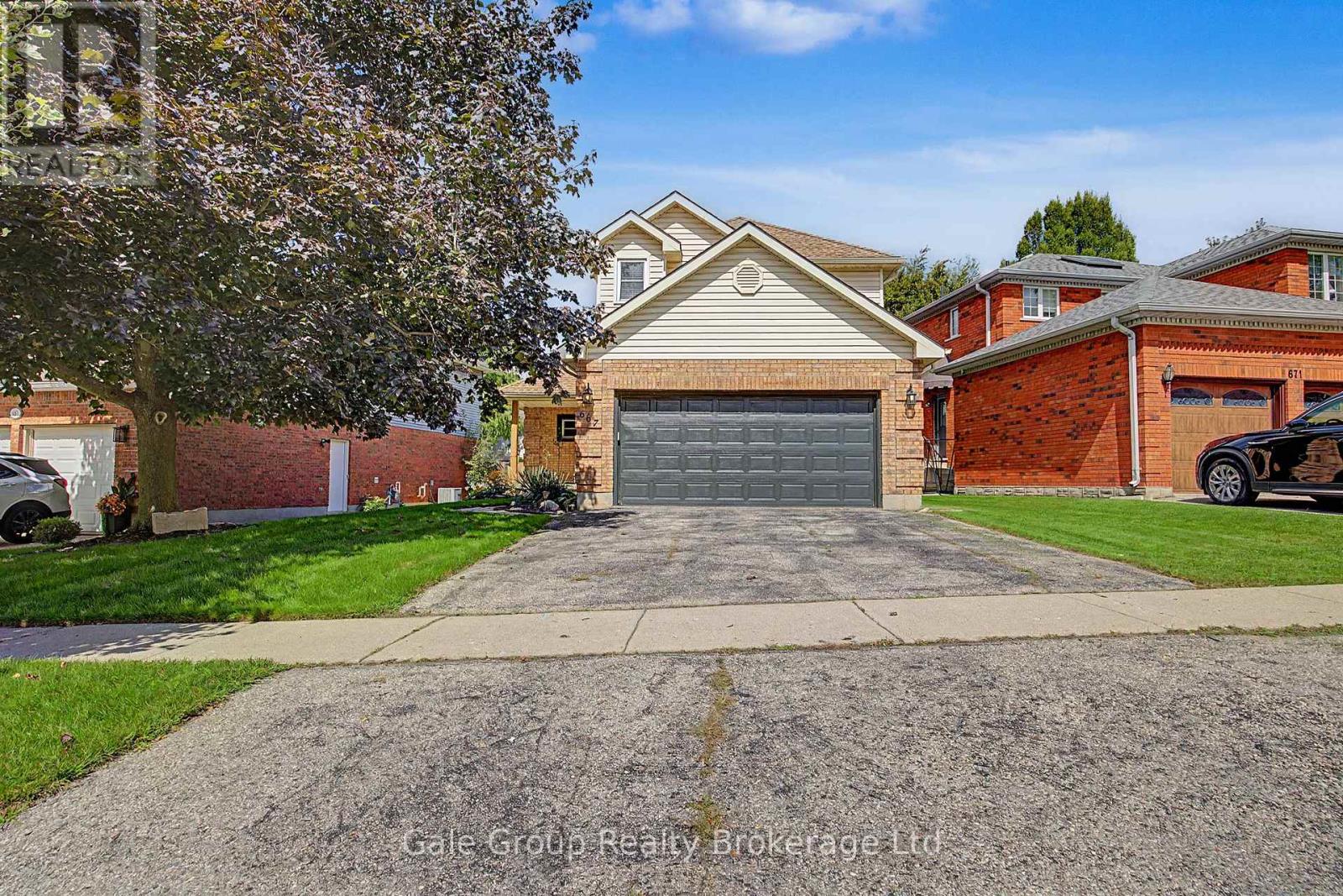 667 Springbank Avenue N, Woodstock, Ontario  N4T 1E3 - Photo 1 - X13752174