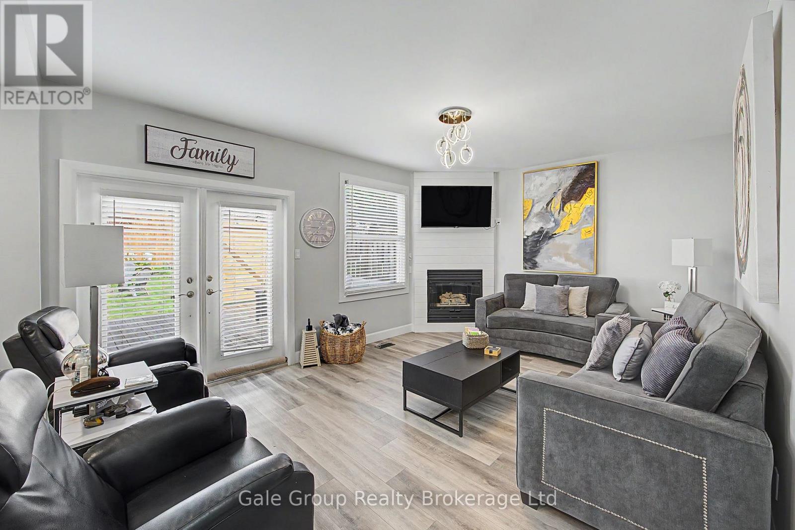 667 Springbank Avenue N, Woodstock, Ontario  N4T 1E3 - Photo 3 - X13752174