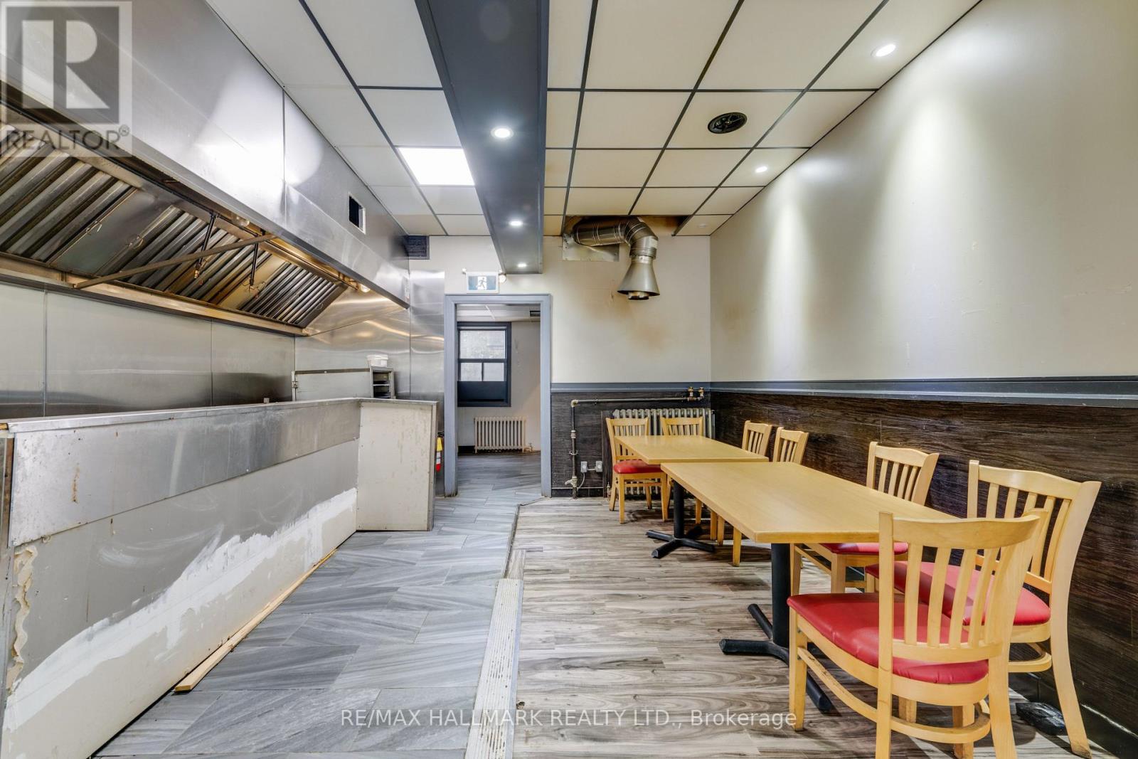 2859 St Clair Avenue E, Toronto, Ontario  M4B 1N4 - Photo 11 - E13752102