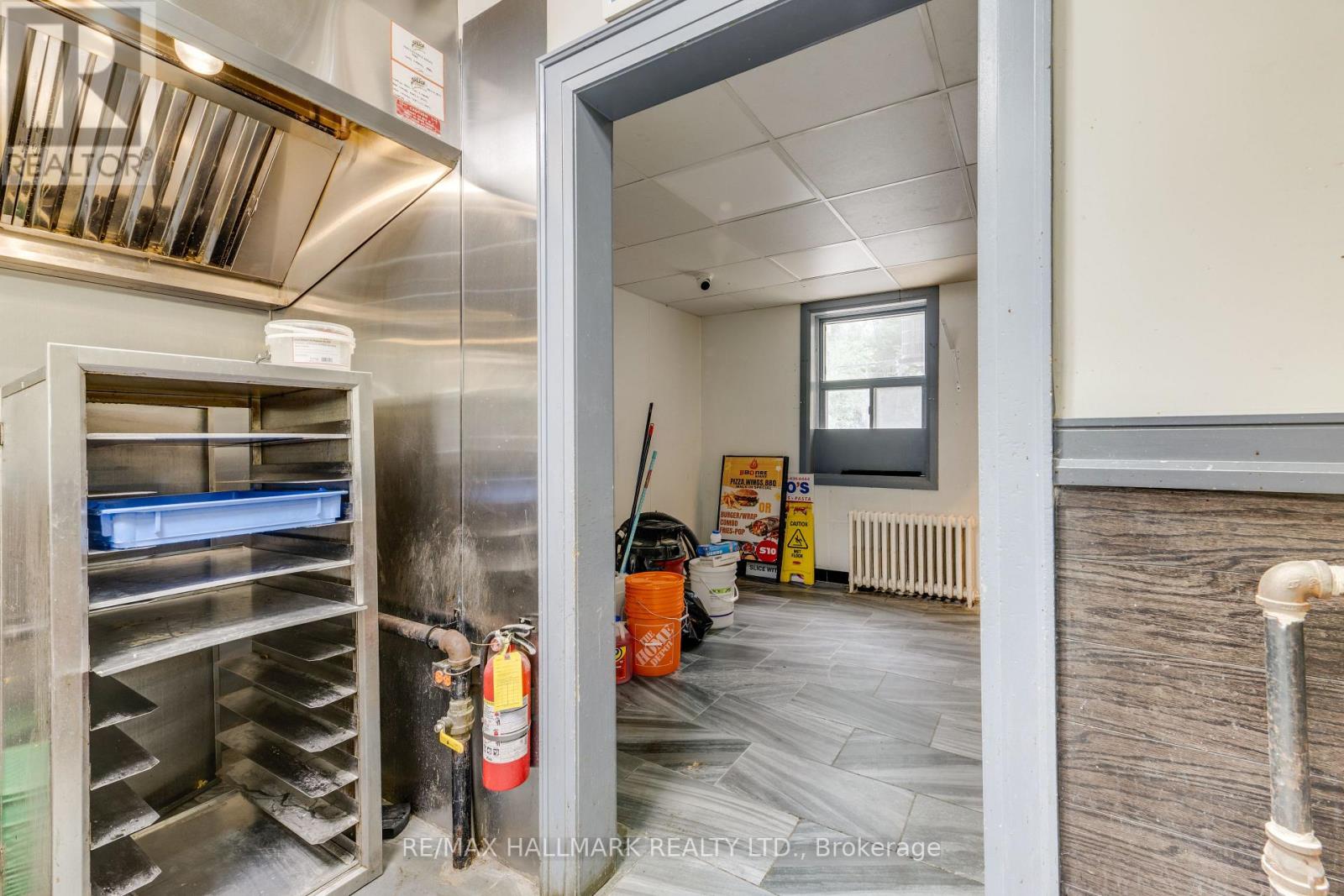 2859 St Clair Avenue E, Toronto, Ontario  M4B 1N4 - Photo 16 - E13752102
