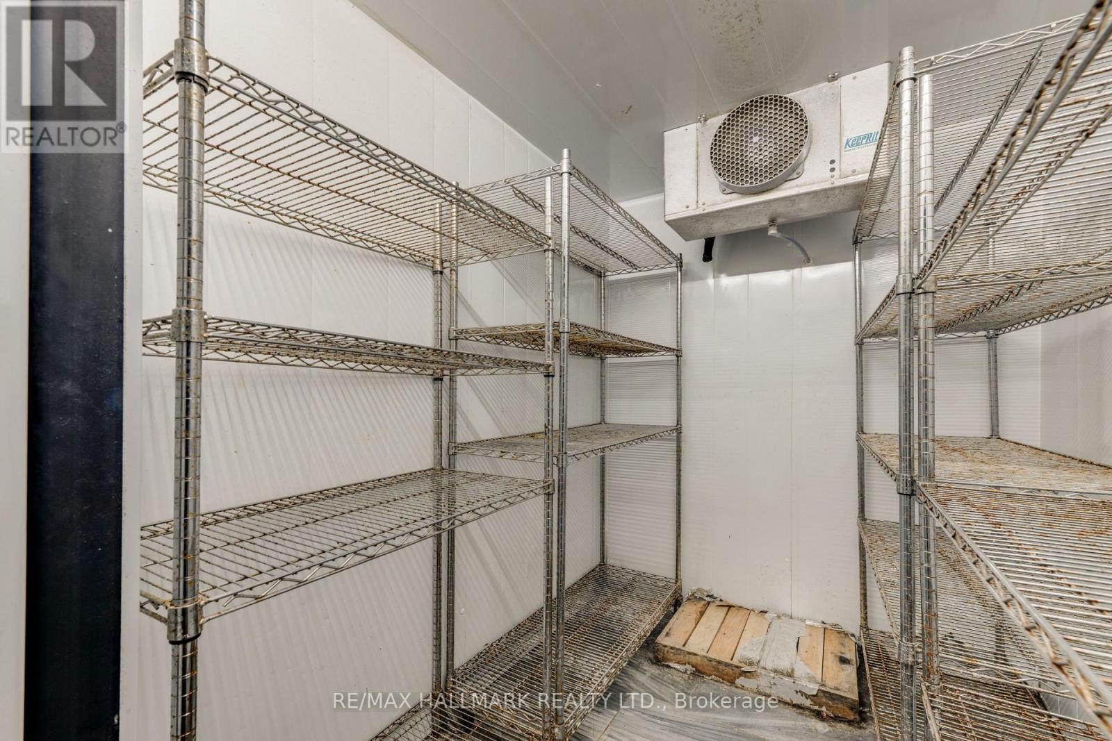 2859 St Clair Avenue E, Toronto, Ontario  M4B 1N4 - Photo 19 - E13752102