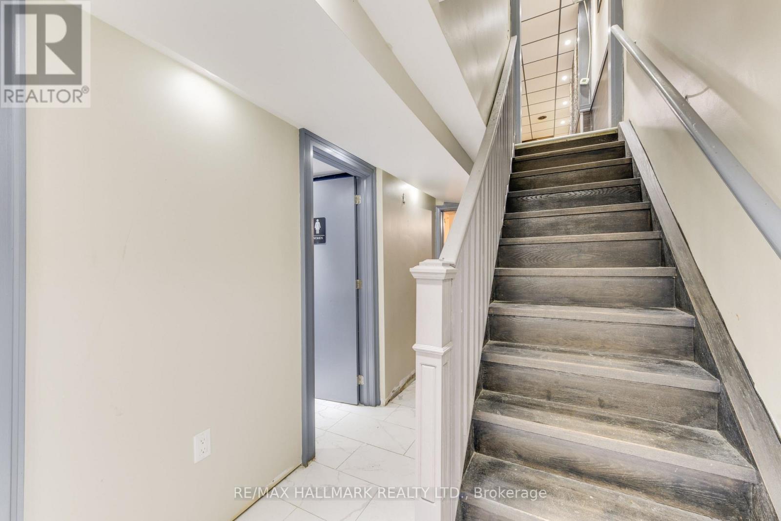 2859 St Clair Avenue E, Toronto, Ontario  M4B 1N4 - Photo 22 - E13752102