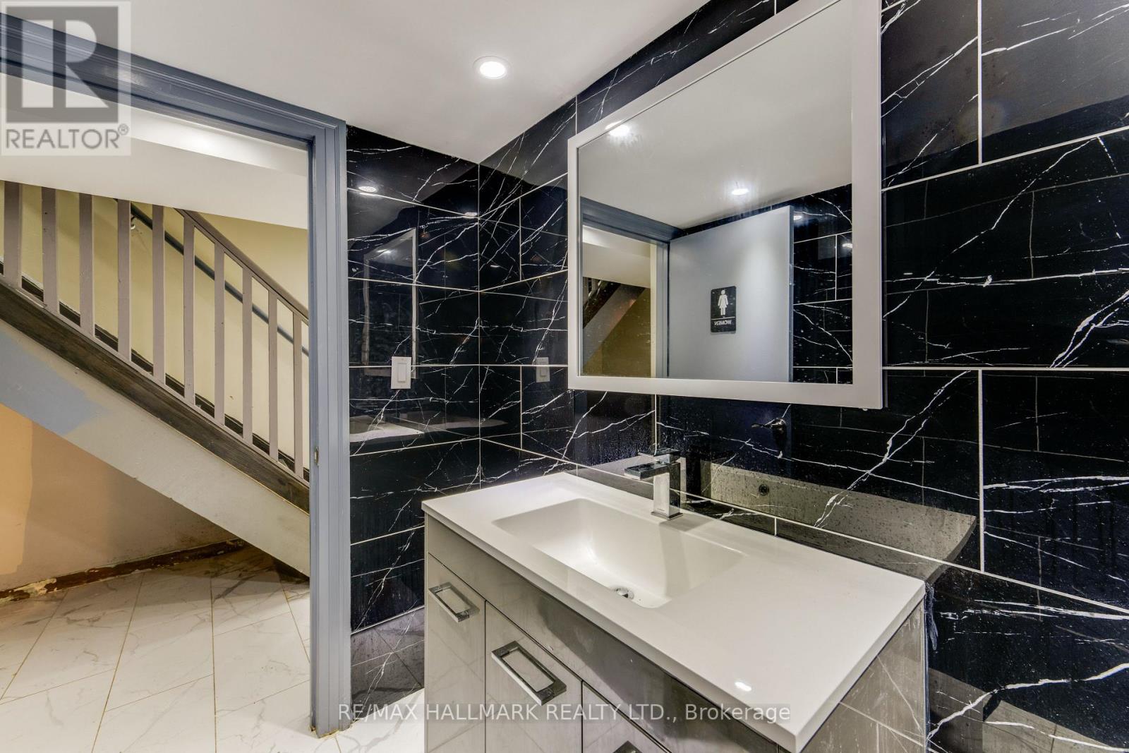 2859 St Clair Avenue E, Toronto, Ontario  M4B 1N4 - Photo 25 - E13752102