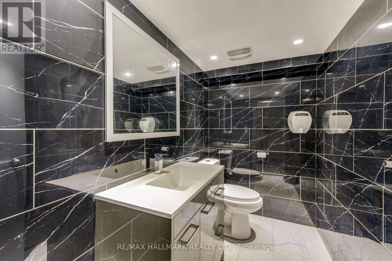 2859 St Clair Avenue E, Toronto, Ontario  M4B 1N4 - Photo 26 - E13752102