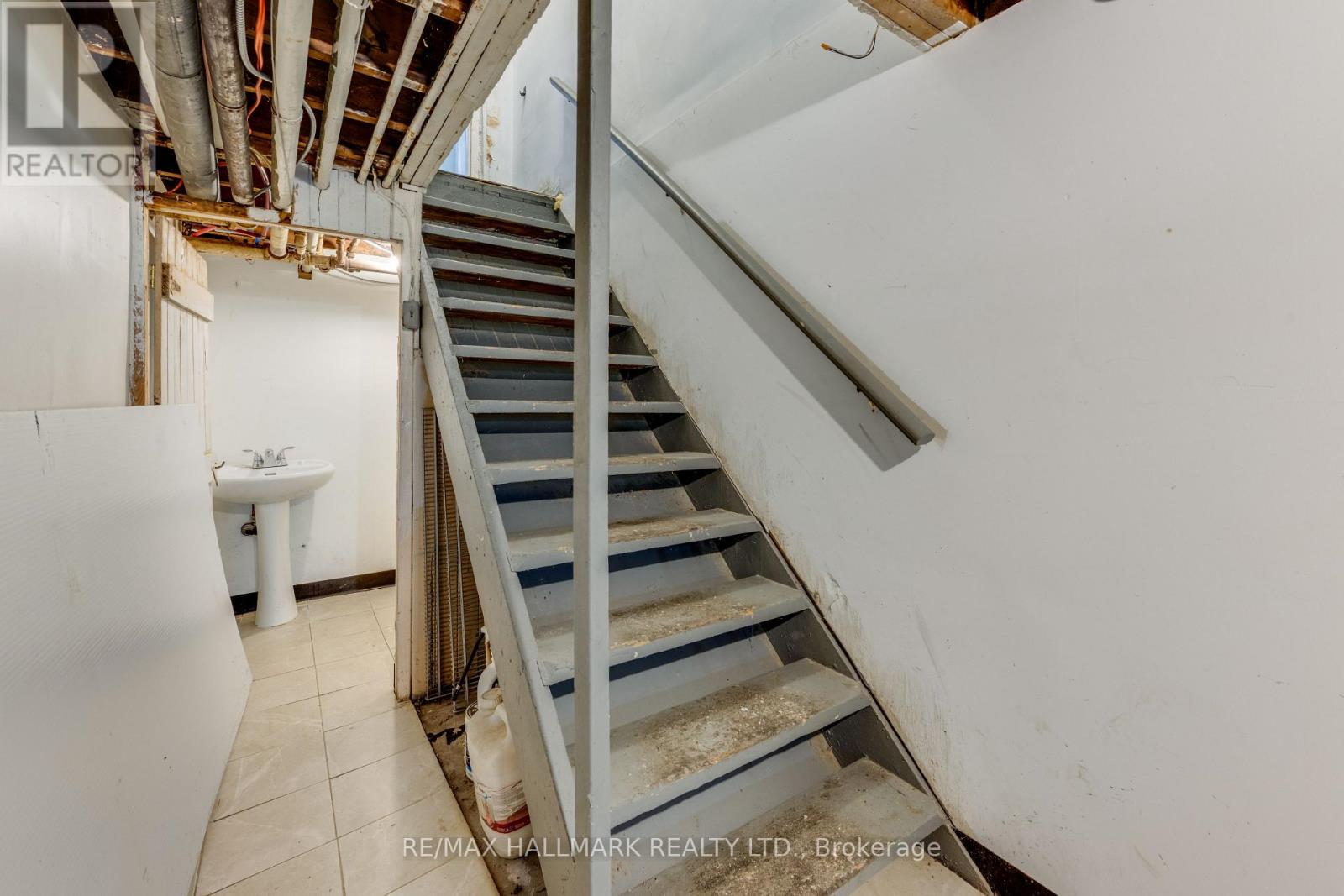 2859 St Clair Avenue E, Toronto, Ontario  M4B 1N4 - Photo 30 - E13752102