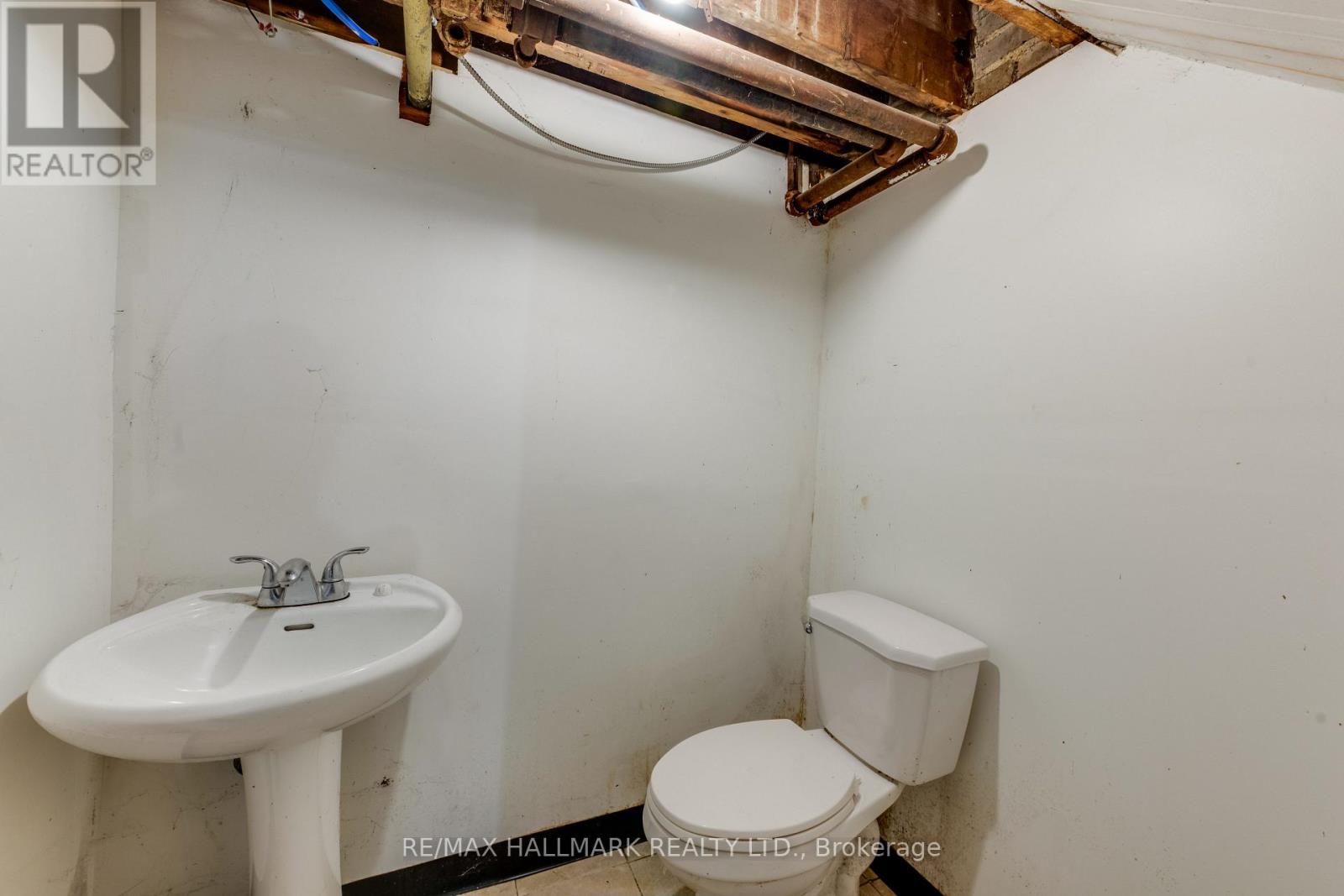 2859 St Clair Avenue E, Toronto, Ontario  M4B 1N4 - Photo 31 - E13752102
