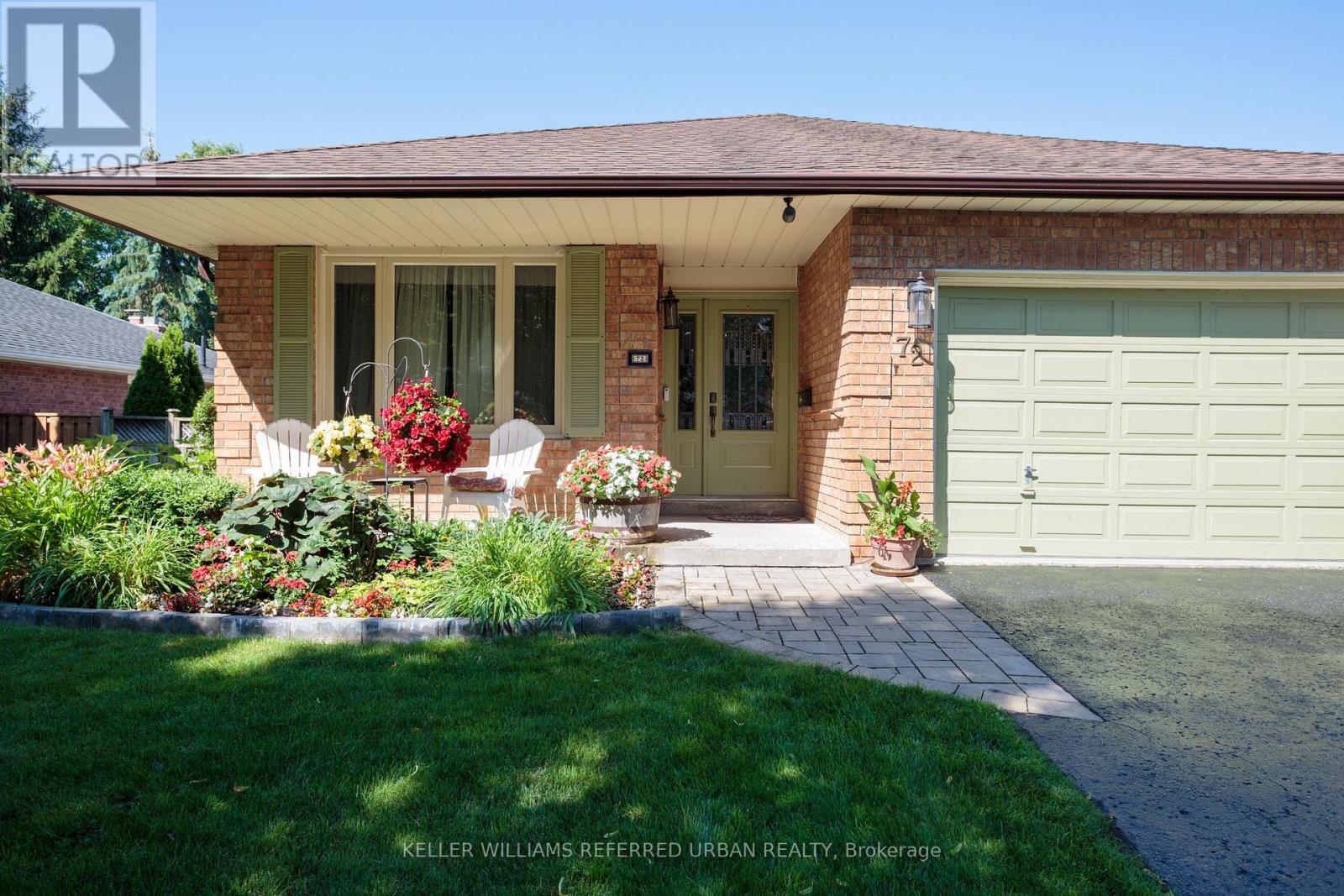 72 MUNRO CRESCENT, Uxbridge, Ontario