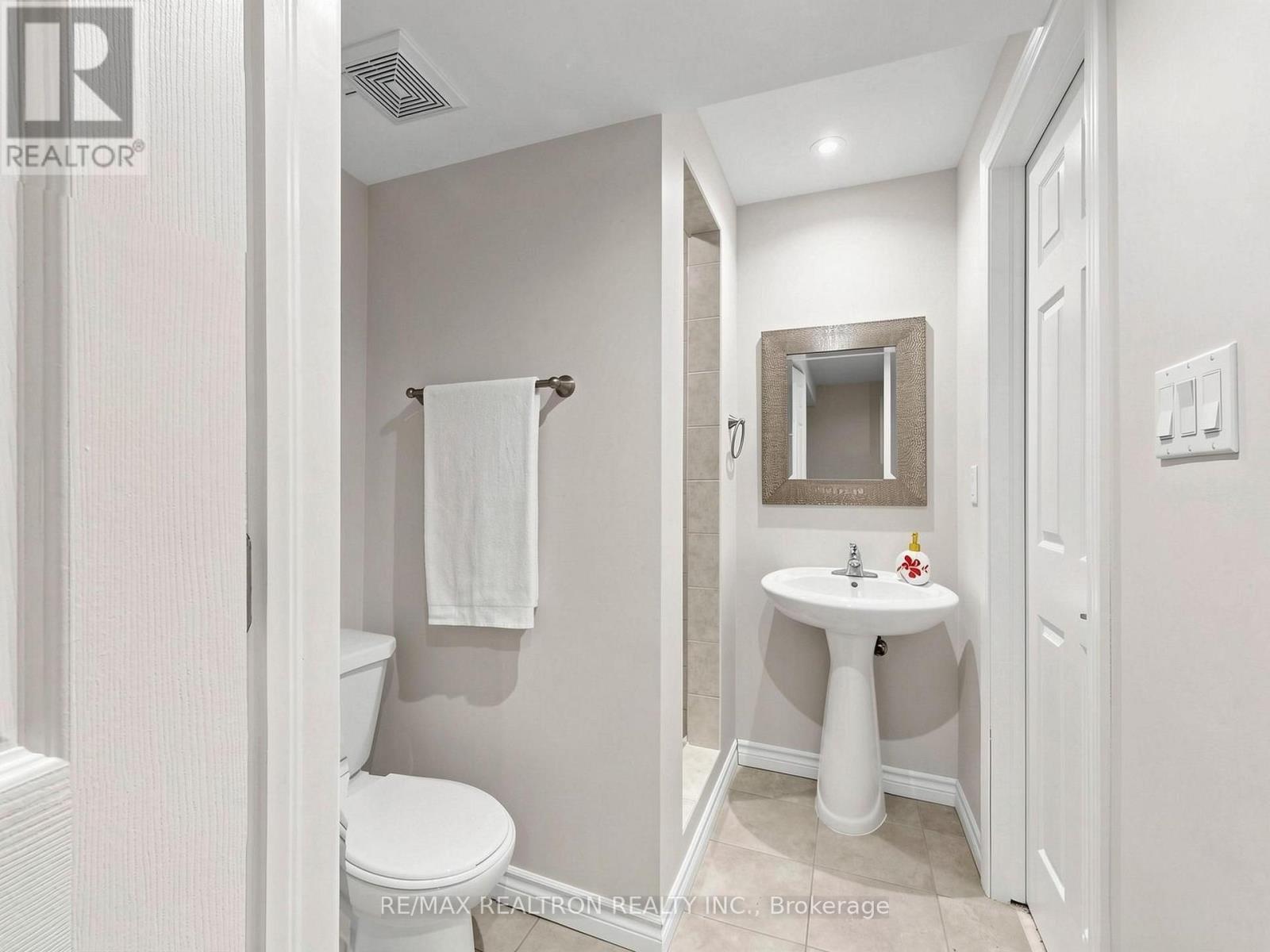 92 Clausfarm Lane, Whitchurch-Stouffville, Ontario  L4A 0M1 - Photo 42 - N13752166