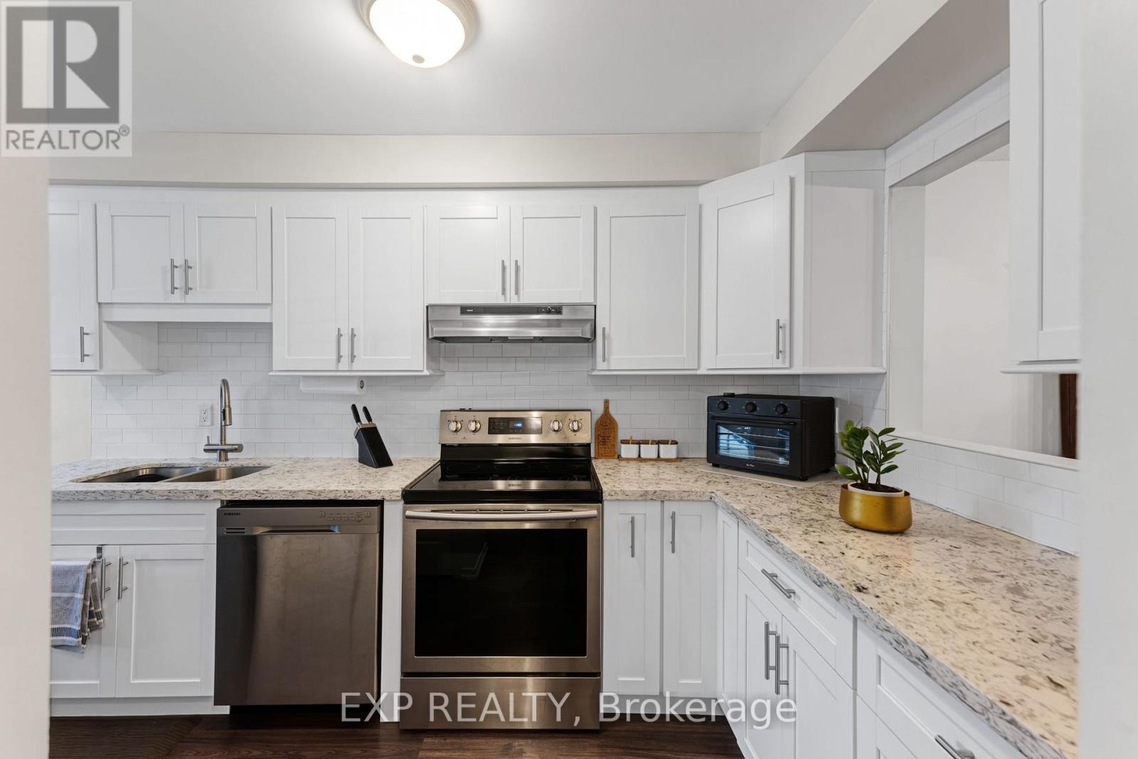28 - 115 Main Street S, Newmarket, Ontario  L3Y 8J2 - Photo 7 - N13752240