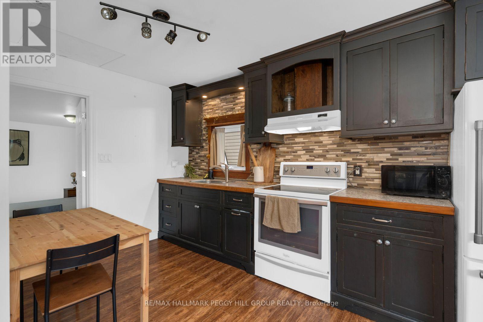 93 Bond Street, Orillia, Ontario  L3V 1J7 - Photo 4 - S13752114