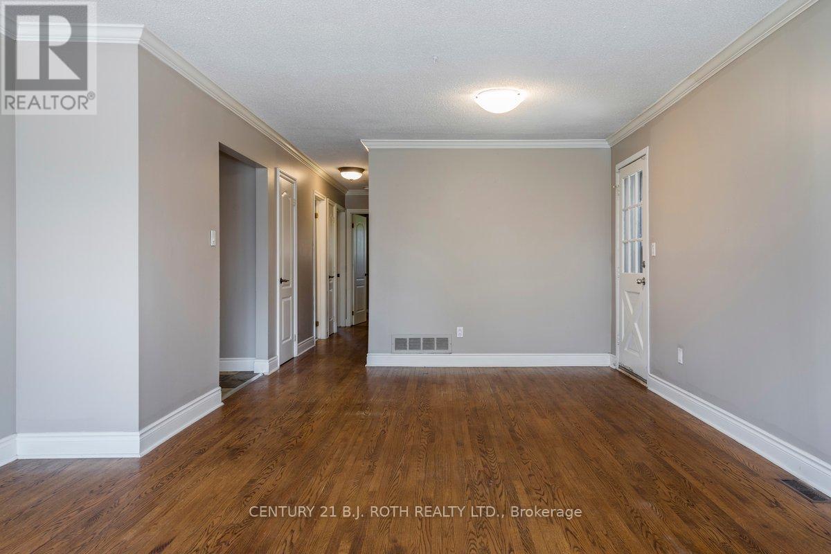 36 Cynthia Court, Barrie, Ontario  L4M 2X4 - Photo 7 - S13752204