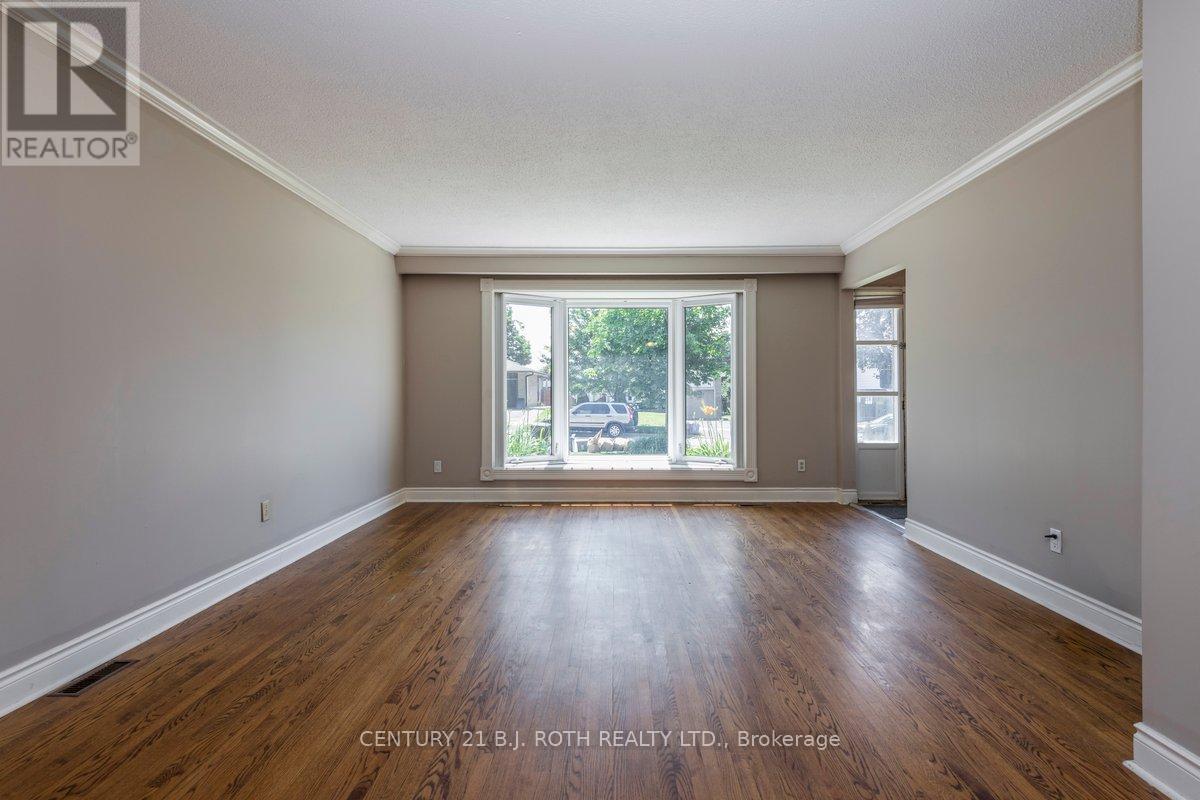 36 Cynthia Court, Barrie, Ontario  L4M 2X4 - Photo 9 - S13752204