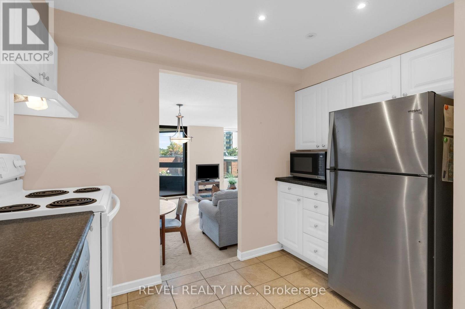 305 - 181 Collier Street, Barrie, Ontario  L4M 5L6 - Photo 15 - S13752228