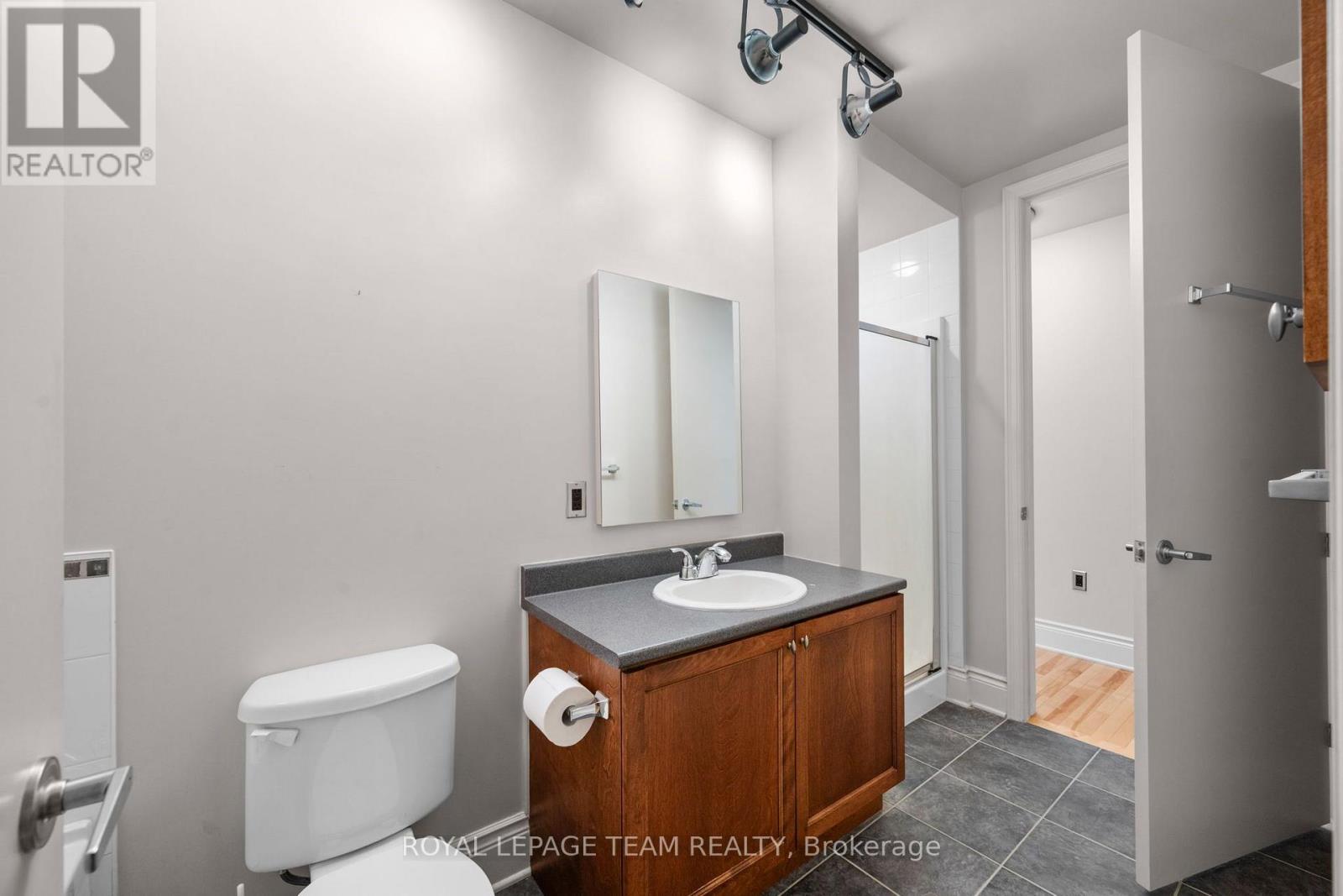202 - 260 Besserer Street, Ottawa, Ontario  K1N 1J3 - Photo 16 - X12963080