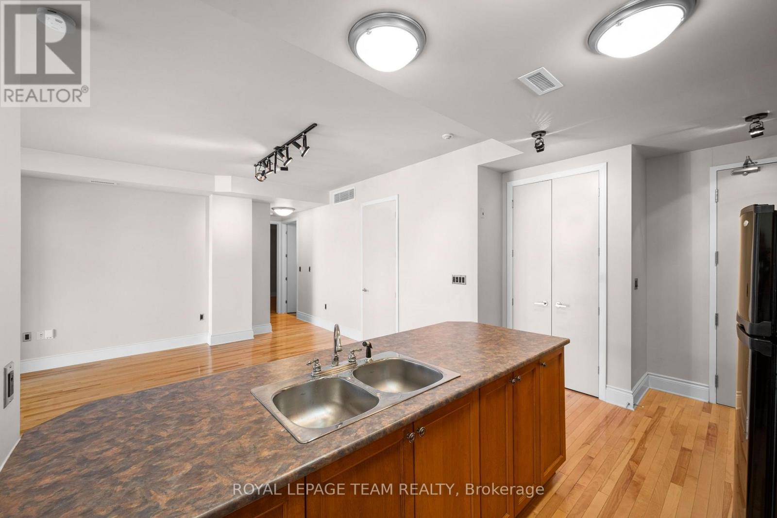 202 - 260 Besserer Street, Ottawa, Ontario  K1N 1J3 - Photo 10 - X12963080