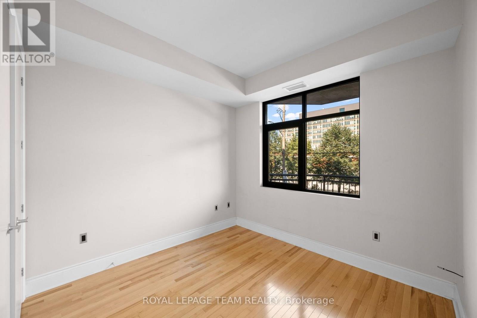 202 - 260 Besserer Street, Ottawa, Ontario  K1N 1J3 - Photo 14 - X12963080