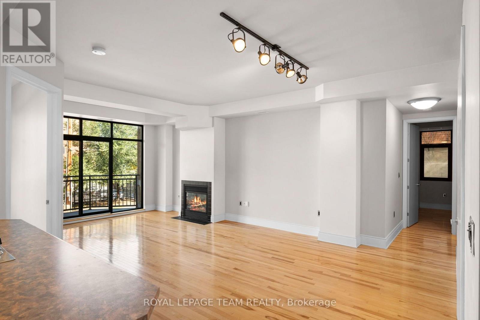 202 - 260 Besserer Street, Ottawa, Ontario  K1N 1J3 - Photo 4 - X12963080