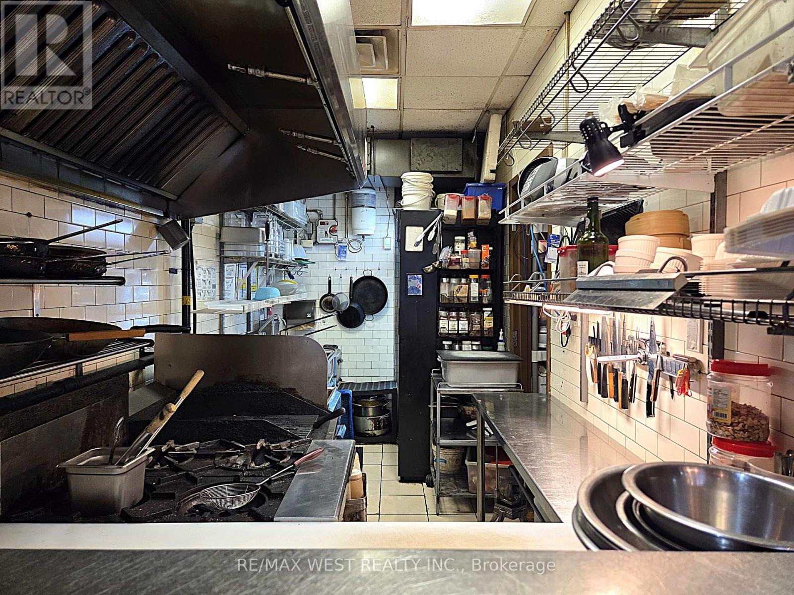 4906 Dundas Street W, Toronto, Ontario M9A 1B5 - Photo 40 - W13752094