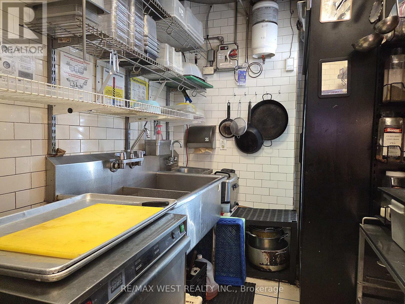 4906 Dundas Street W, Toronto, Ontario M9A 1B5 - Photo 41 - W13752094