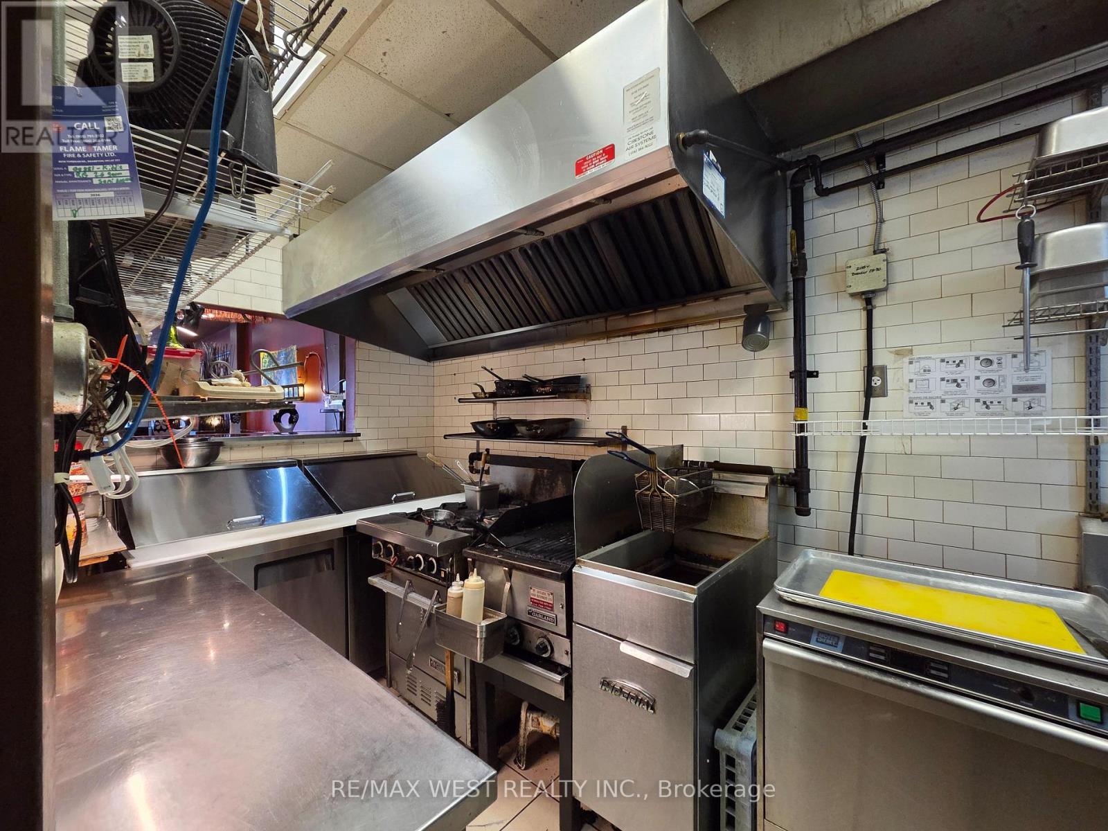 4906 Dundas Street W, Toronto, Ontario M9A 1B5 - Photo 45 - W13752094