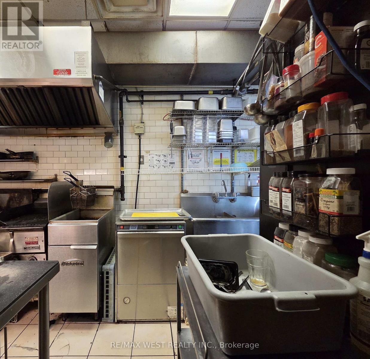 4906 Dundas Street W, Toronto, Ontario M9A 1B5 - Photo 46 - W13752094