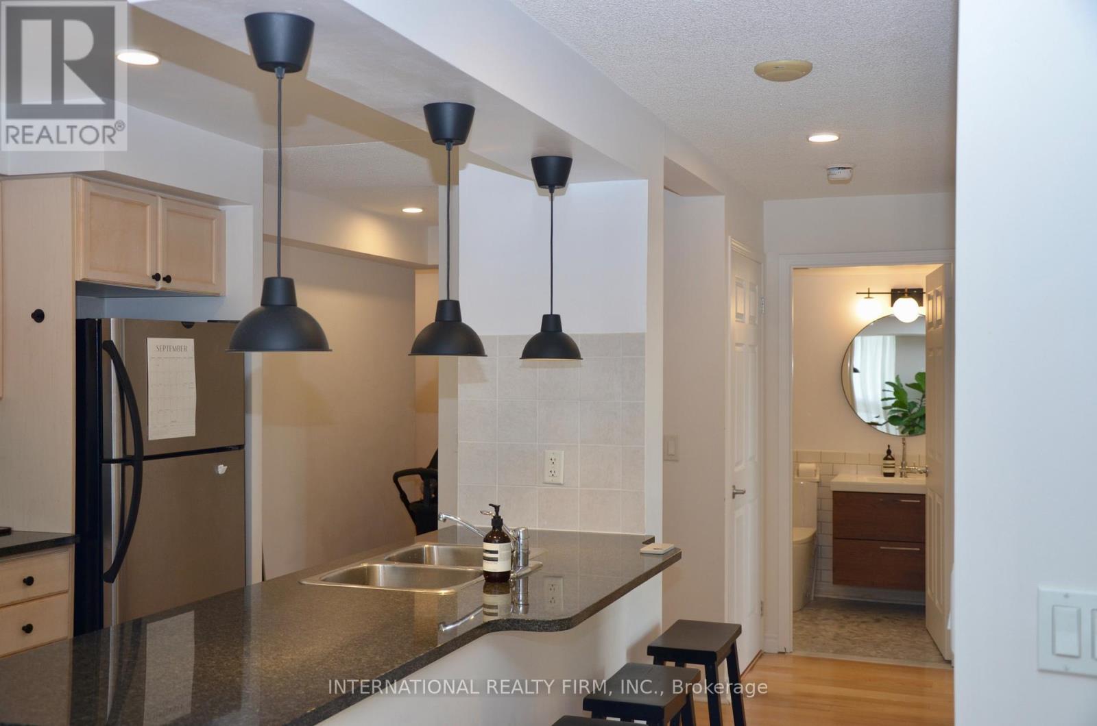 1403 - 70 High Park Avenue, Toronto, Ontario  M6P 1A1 - Photo 2 - W13752104