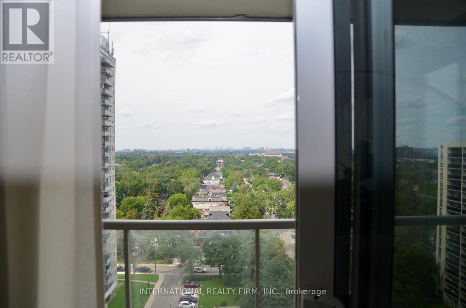 1403 - 70 High Park Avenue, Toronto, Ontario  M6P 1A1 - Photo 7 - W13752104