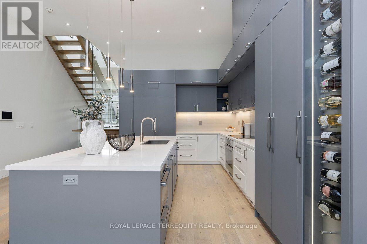 30b Thorndale Avenue, Toronto, Ontario  M8X 1W9 - Photo 16 - W13752106
