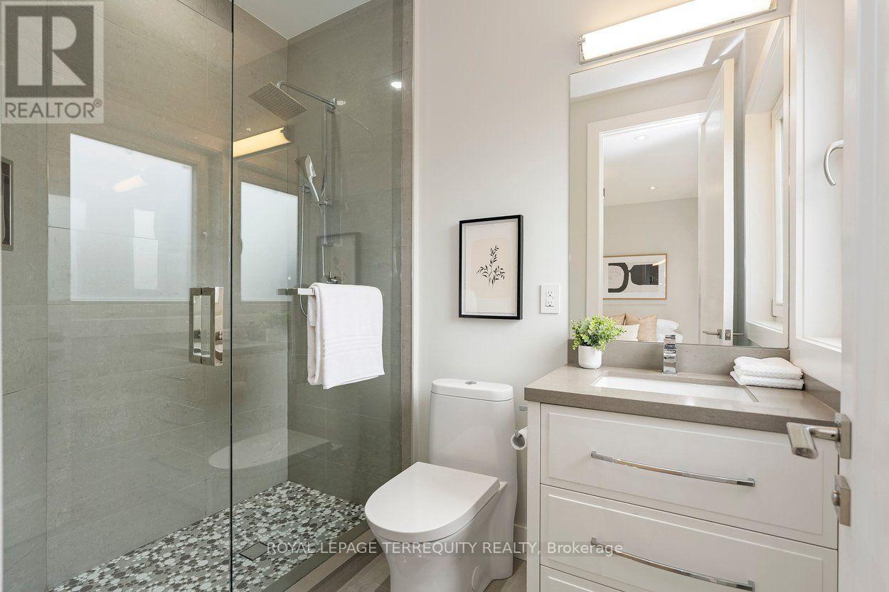 30b Thorndale Avenue, Toronto, Ontario  M8X 1W9 - Photo 27 - W13752106
