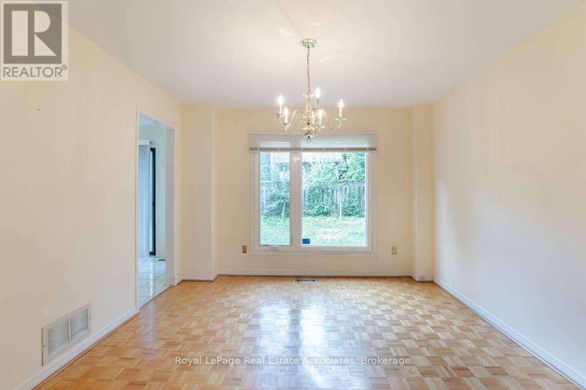 2551 Wynten Way, Oakville, Ontario  L6J 7K5 - Photo 12 - W13752150