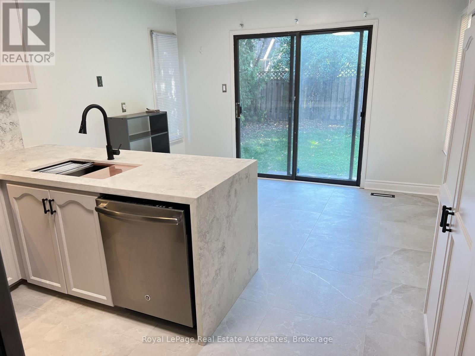 2551 Wynten Way, Oakville, Ontario  L6J 7K5 - Photo 15 - W13752150