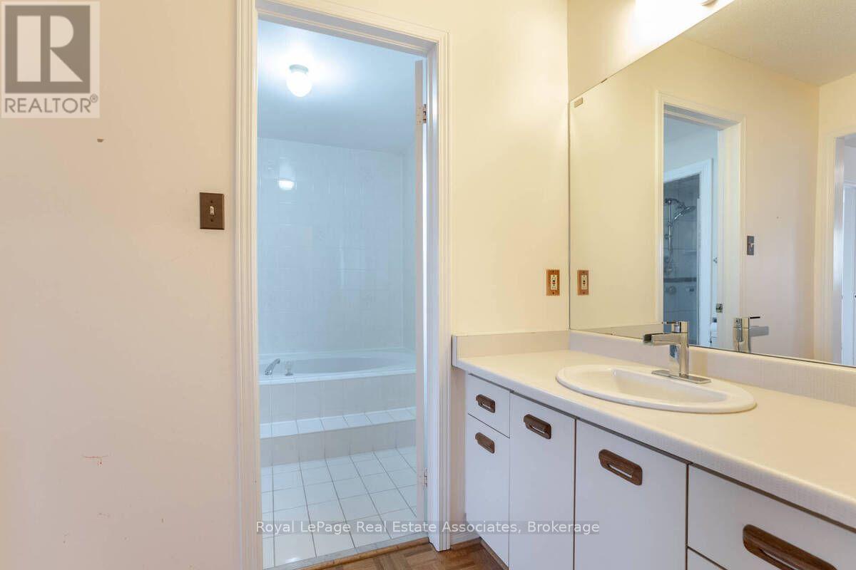 2551 Wynten Way, Oakville, Ontario  L6J 7K5 - Photo 26 - W13752150
