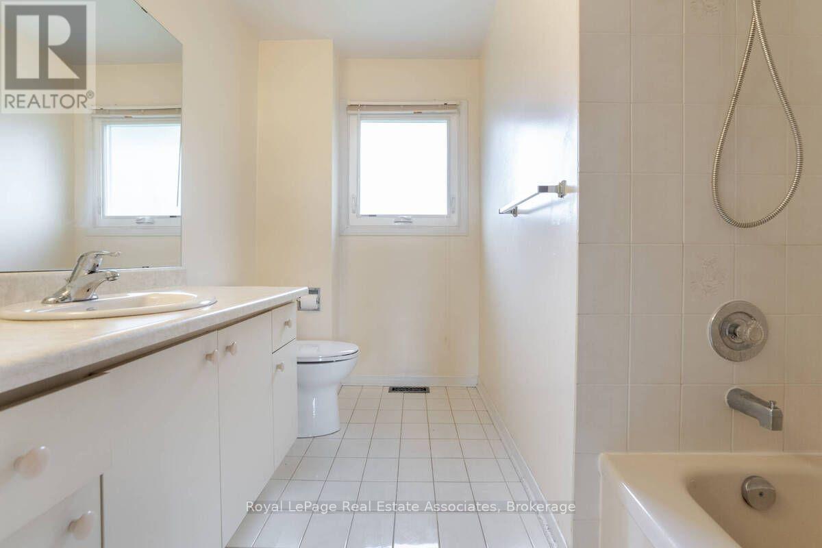 2551 Wynten Way, Oakville, Ontario  L6J 7K5 - Photo 31 - W13752150