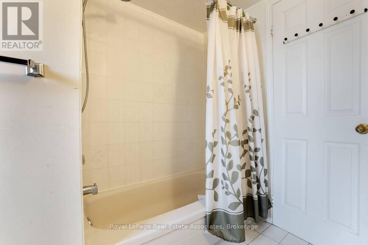 2551 Wynten Way, Oakville, Ontario  L6J 7K5 - Photo 32 - W13752150