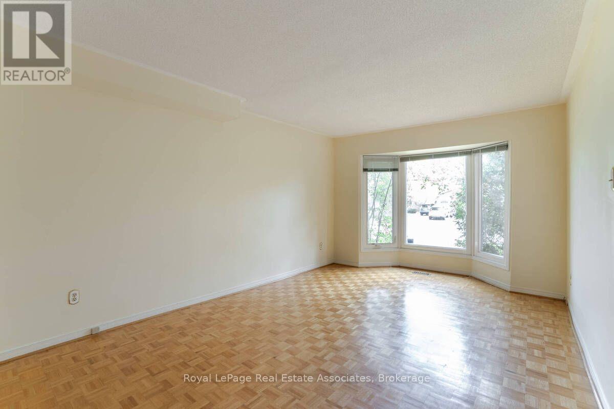 2551 Wynten Way, Oakville, Ontario  L6J 7K5 - Photo 7 - W13752150