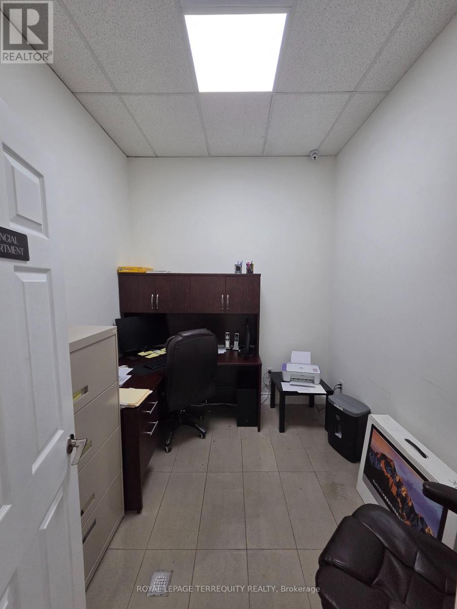 1025 Finch Avenue W, Toronto, Ontario  M3J 2C7 - Photo 19 - W13752154