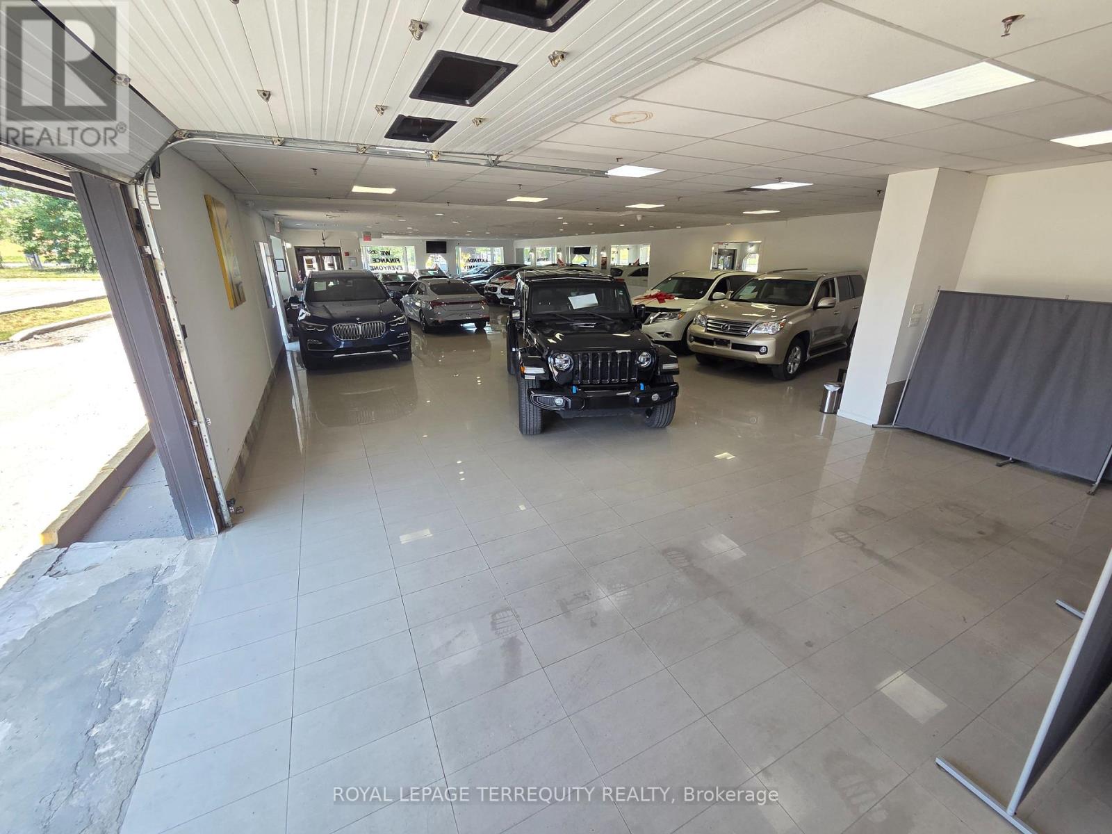 1025 Finch Avenue W, Toronto, Ontario  M3J 2C7 - Photo 9 - W13752154