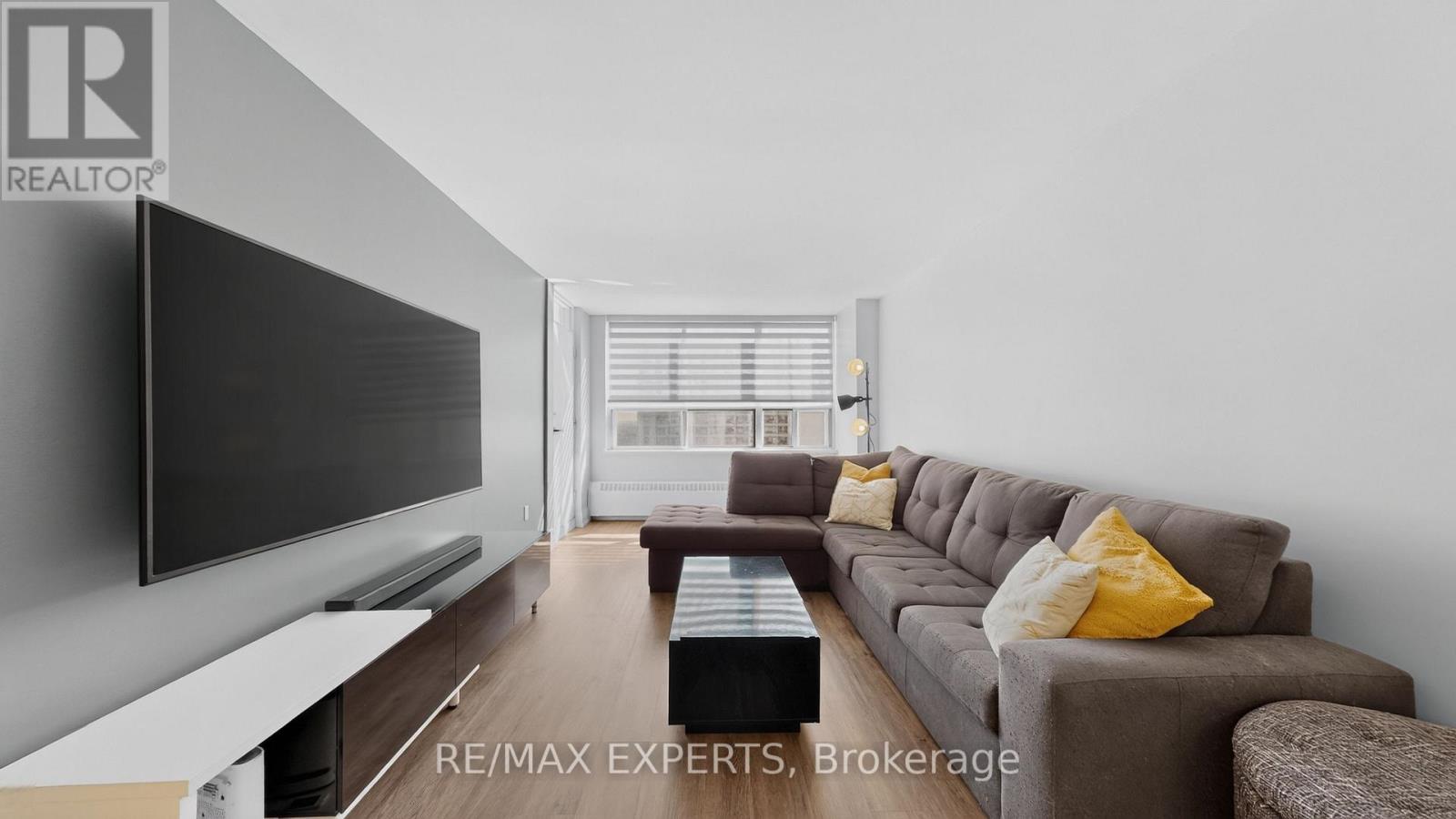 1703 - 390 Dixon Road, Toronto, Ontario  M9R 1T4 - Photo 11 - W13752172