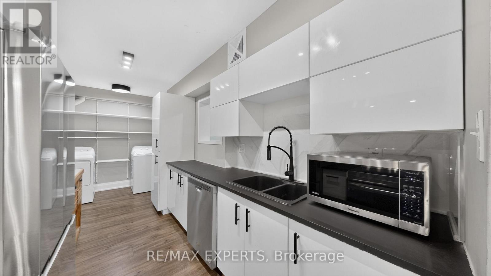 1703 - 390 Dixon Road, Toronto, Ontario  M9R 1T4 - Photo 4 - W13752172
